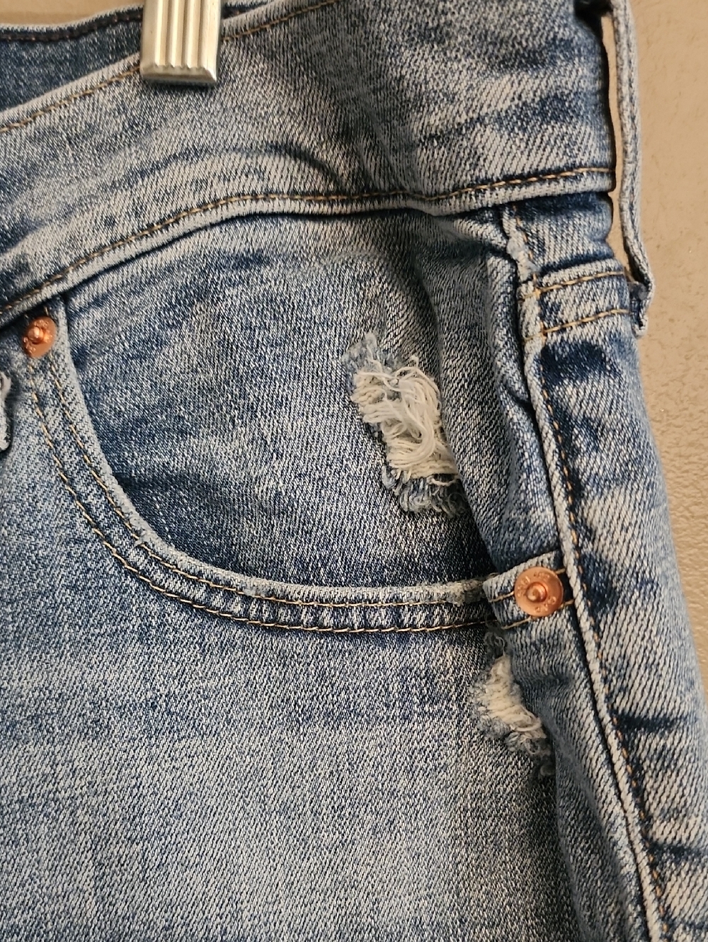 GAP Girlfriend Mid Rise Distressed Cropped Jeans - Picture 5 of 16